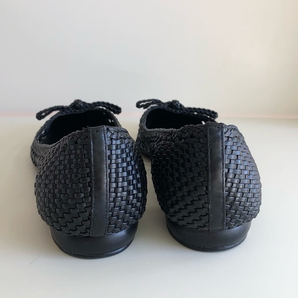 Delman Black and white woven flat slip-on with woven bow detail leather size 9 - Picture 13 of 17